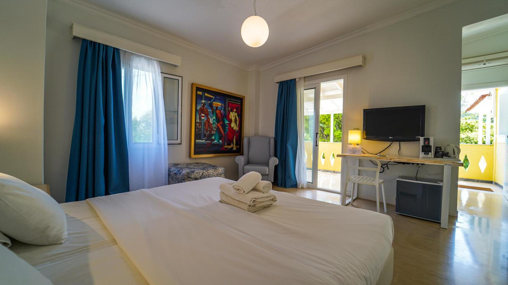 Cape North West Hotell Parga Exteriör bild