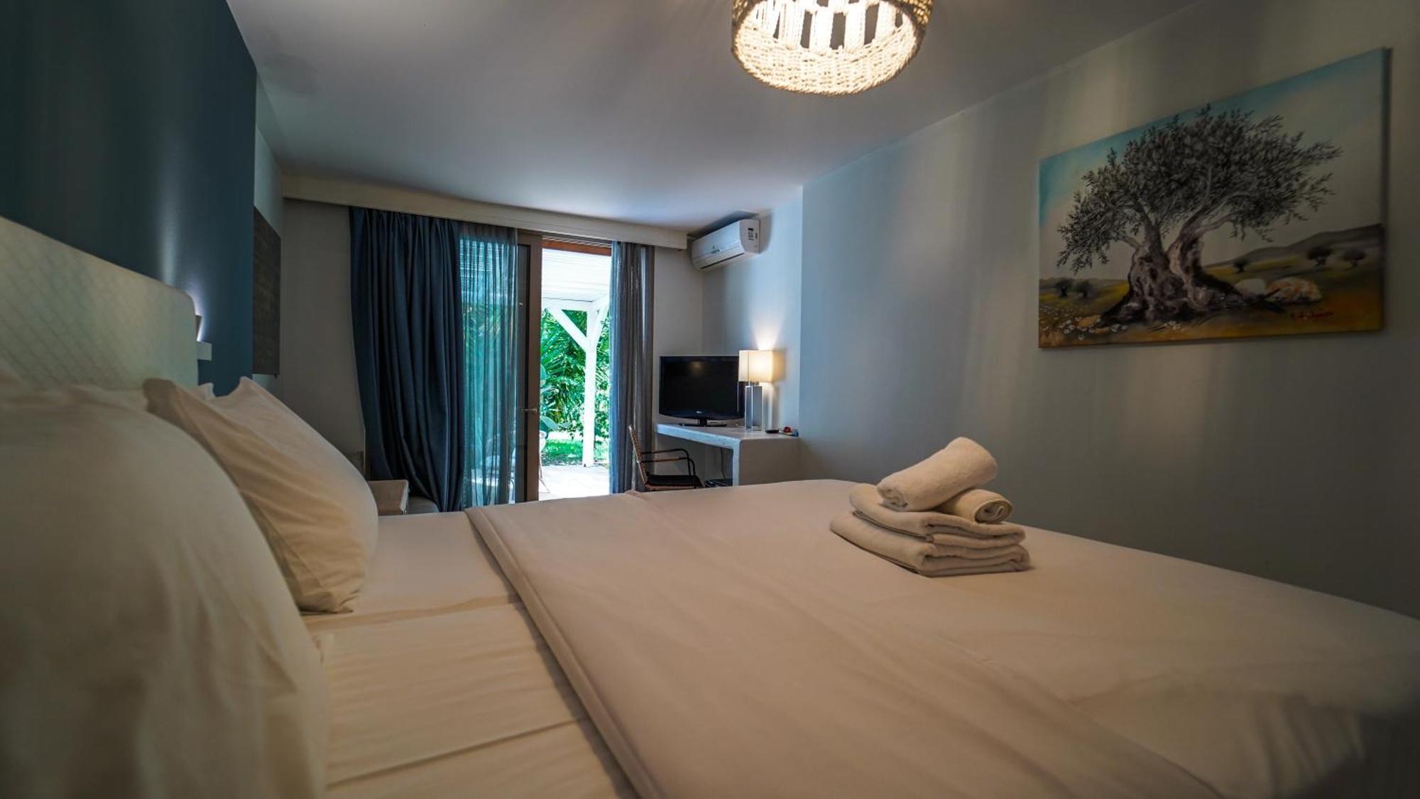 Cape North West Hotell Parga Exteriör bild