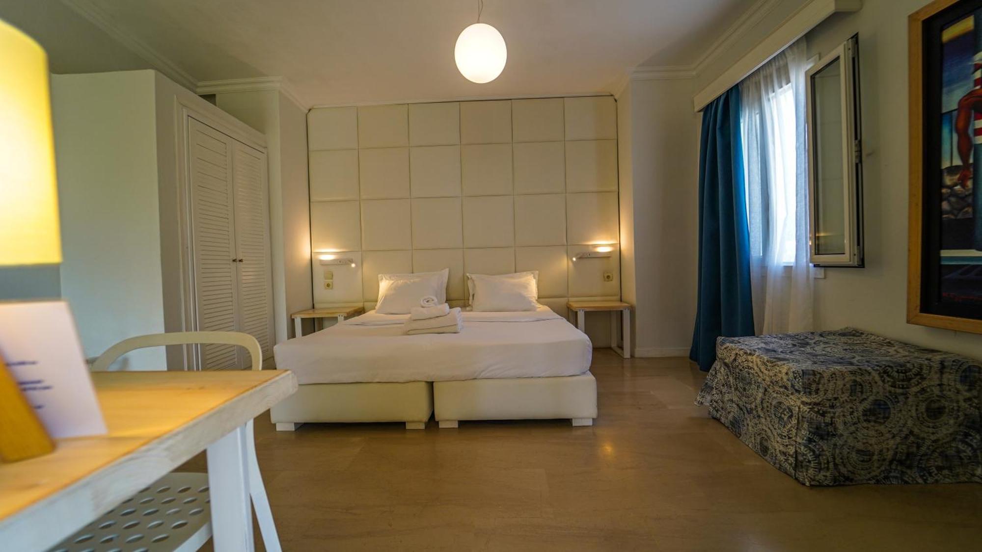 Cape North West Hotell Parga Exteriör bild